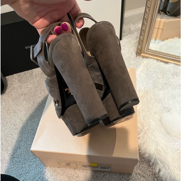 Prada gray suede chunky heels - Picture 4 of 9
